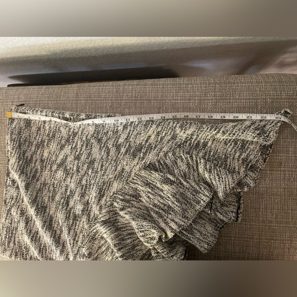 Elegant Gray Ruffle Skirt - Picture 8 of 9